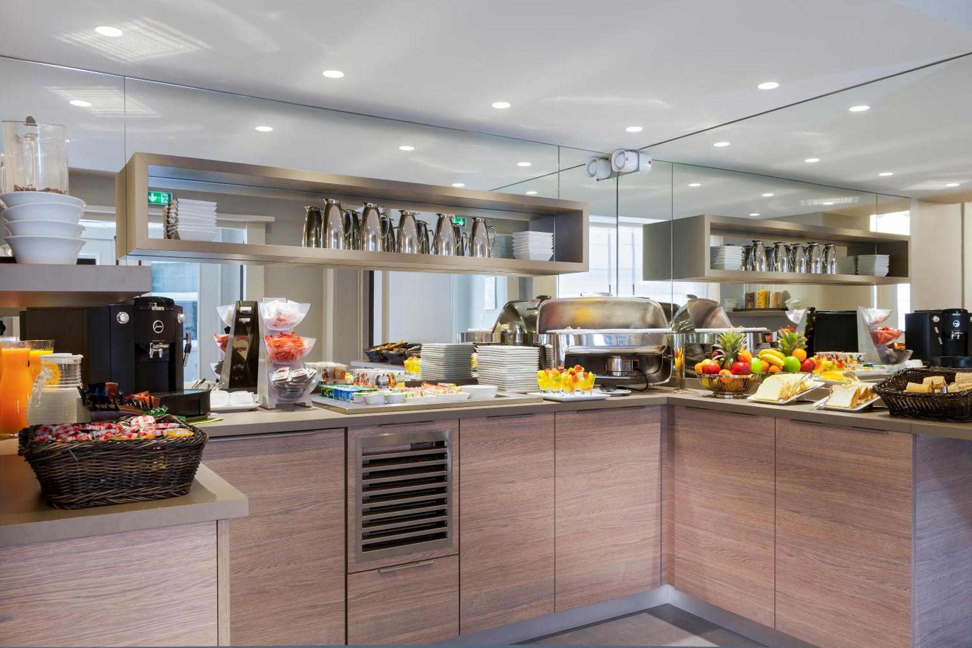 Timhotel Opéra Blanche Fontaine 4*